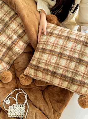 牛奶绒 加厚羊驼绒抱枕车用被子两用2025新款午睡毯二合一靠枕被