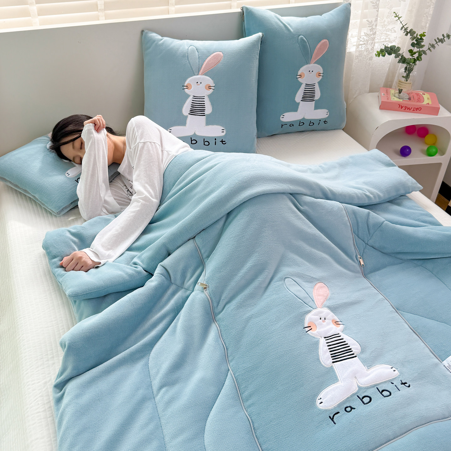 牛奶绒 加厚 双面绒冬季抱枕被子两用二合一车用午睡枕头沙发靠枕,居家布艺,抱枕被,淘宝优惠券,粉丝福利购,淘宝优惠卷