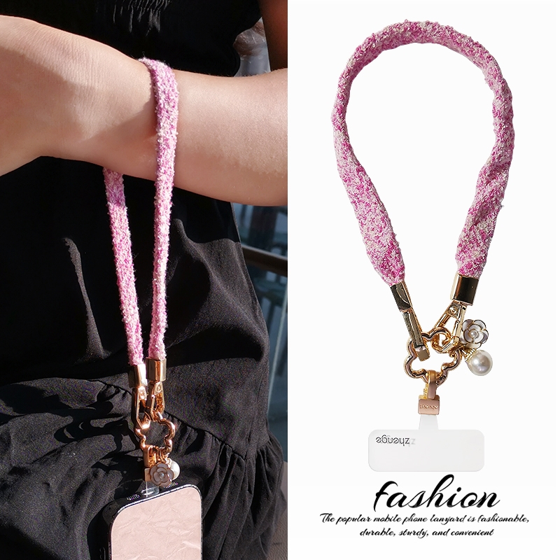 虹客手机挂绳女手腕式短款小香风山茶花毛线宽版秋冬季旅游行逛街防丢手提带子电话套壳挂件吊绳时尚百搭新品