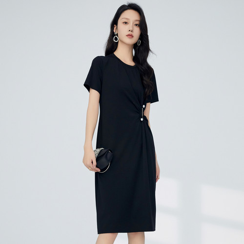 鲁思蒂黑色短袖连衣裙2026新款女夏季小个子气质显瘦圆领中长裙子