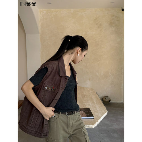 【INSS】新品棉质混纺无袖牛仔外套女复古口袋纽扣设计马甲91252