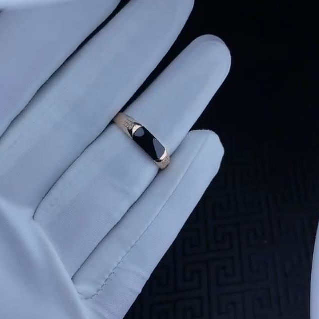 订做18k金戒指 马鞍墨翠戒指 天然A货墨翠 缅甸墨翠戒指