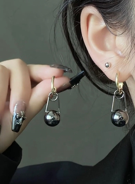 法式枪黑色珍珠圆球吊坠耳扣式耳环冷淡风高级感女气质时尚显瘦女