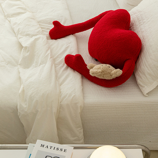 北欧ins心形天鹅绒少女心爱心抱枕腰枕沙发靠垫结婚七夕礼物含芯