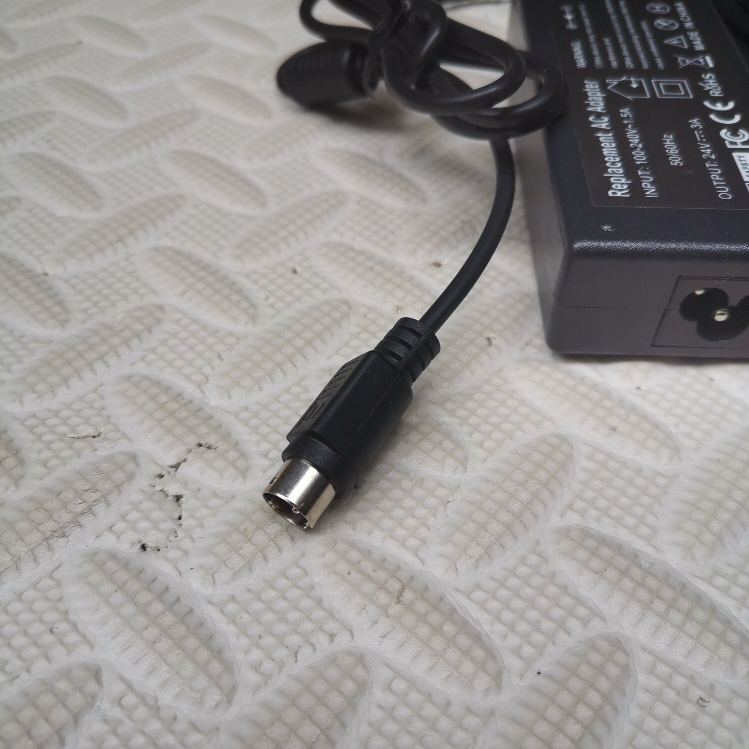 包邮条码打印机电源线24V1.5A2.0A2.5A 3A电子面单快递单充电线器