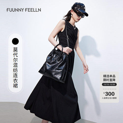 黑色褶皱无袖连衣裙2025