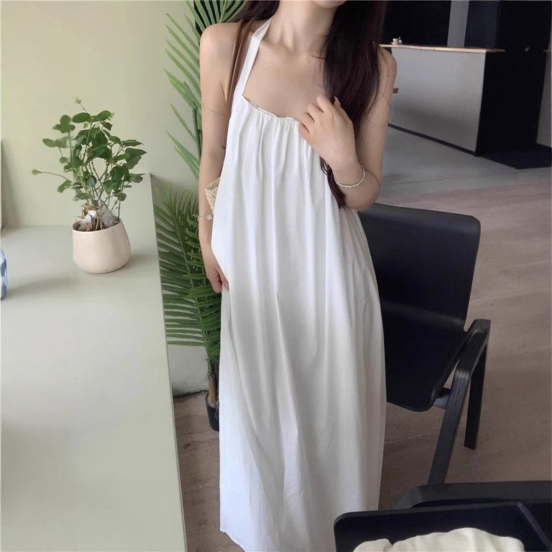 白色度假风露背吊带裙女夏季法式气质挂脖连衣裙海边沙滩裙长裙子