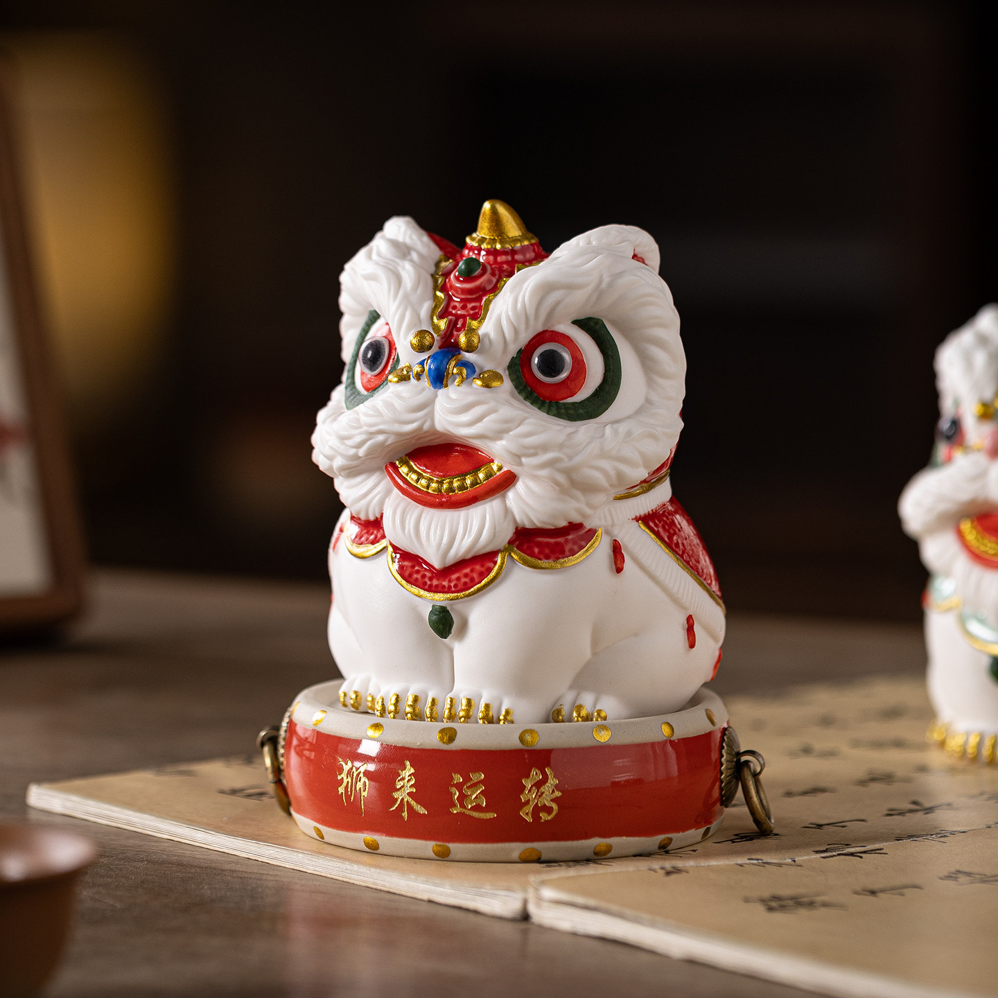 国潮佛山陶瓷醒狮文创摆件礼盒图片