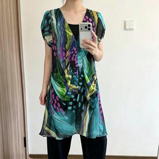 超仙气质个性拼色彩色印花v领短袖中长款雪纺衫宽松遮肉透气44900