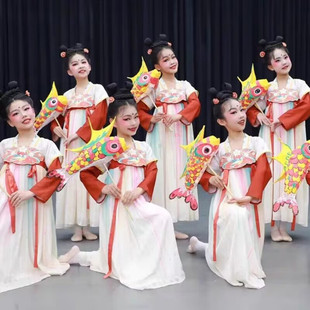 正月十五夜舞蹈道具女童古典舞戏鱼灯襦裙儿童俏元 夕汉服演出服装