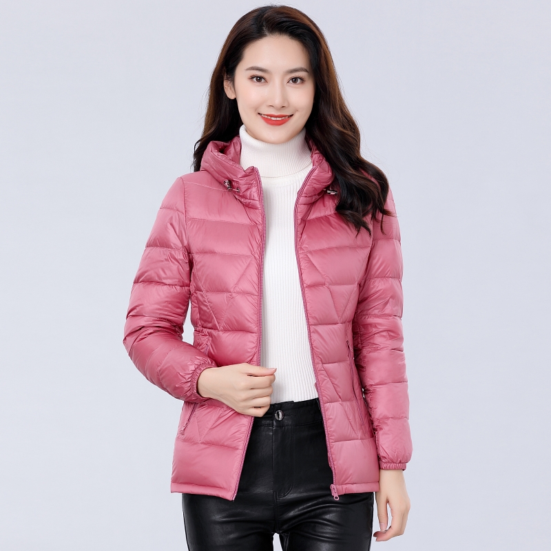 雪中飞时尚白鸭绒短款中年羽绒服