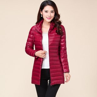雪中飞2025年新款轻薄中长款羽绒服女款时尚可脱卸帽妈妈薄款外套