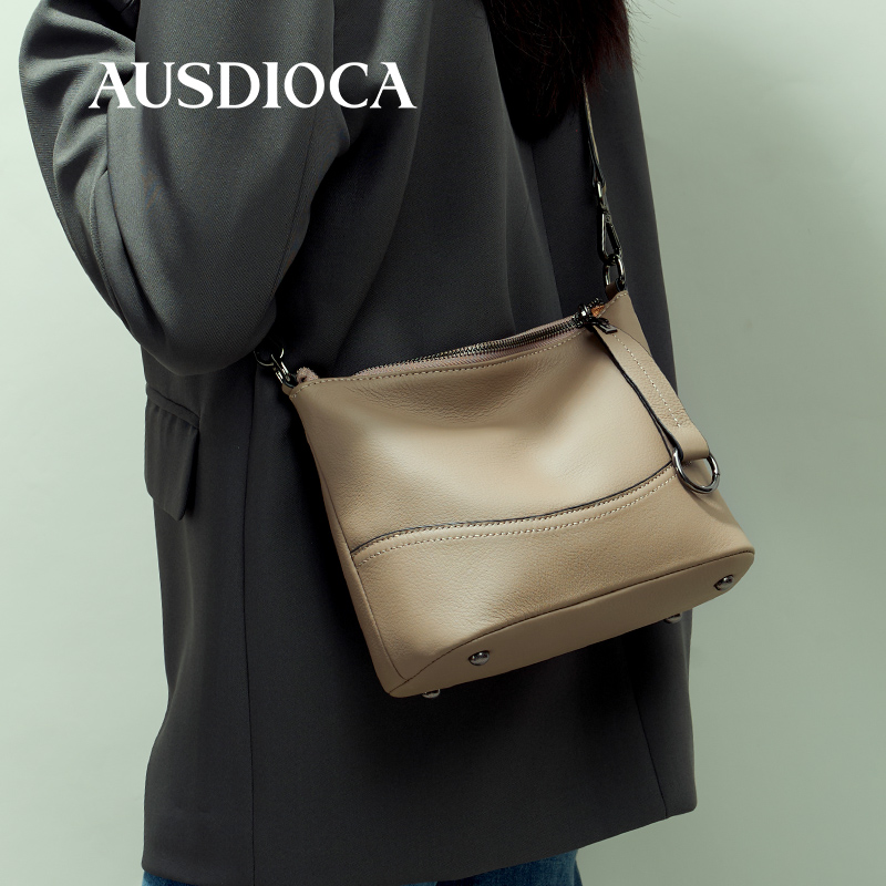 真皮水桶包女2025新款时尚