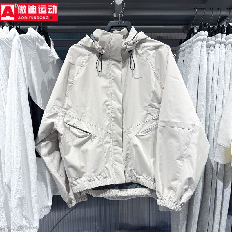 NIKE耐克女装外套2025冬防风拒水连帽保暖跑步运动夹克FB7493-104
