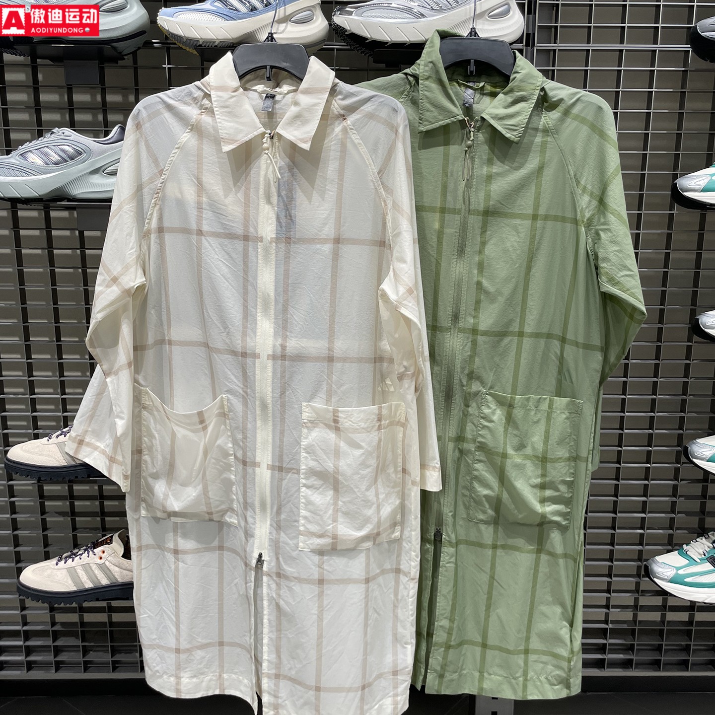 阿迪达斯adidas女子2026夏新款户外中长运动休闲外套 KV9223 9243