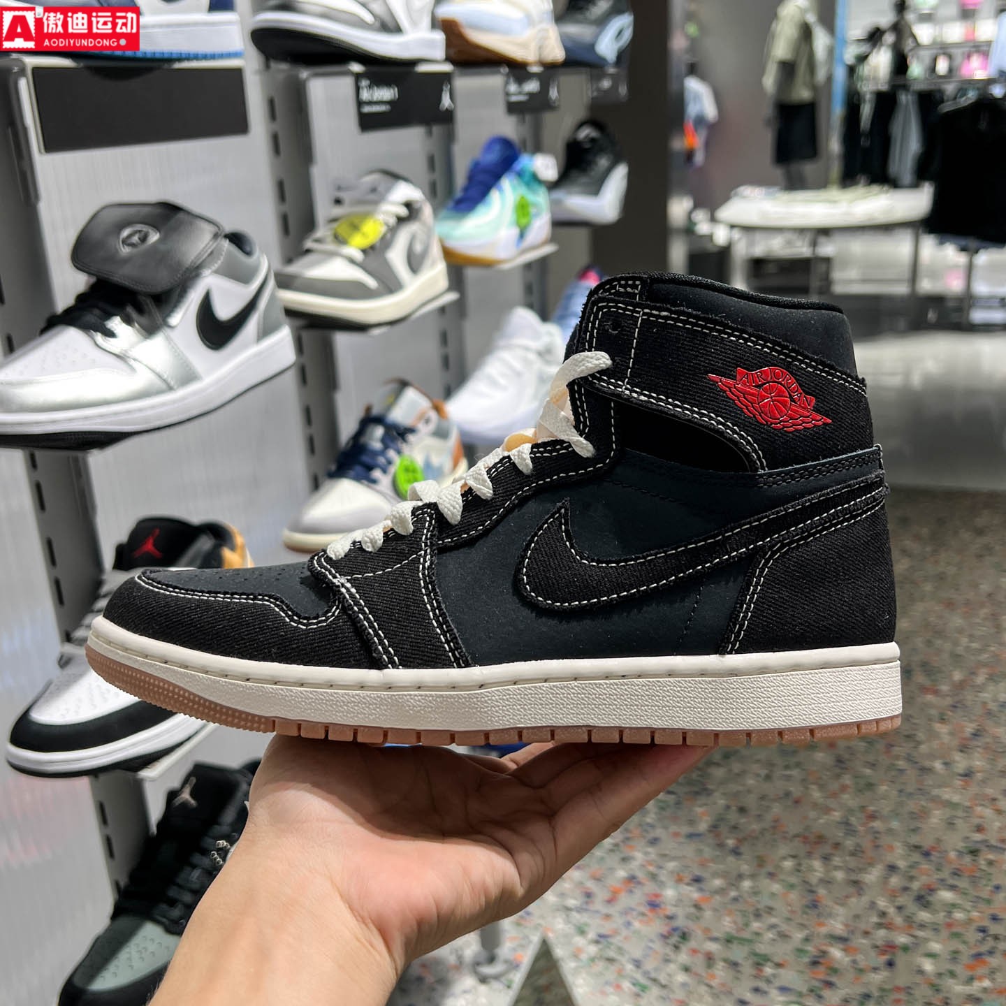 耐克男鞋2026新款夏Air Jordan 1黑色经典高帮运动板鞋II9811-001