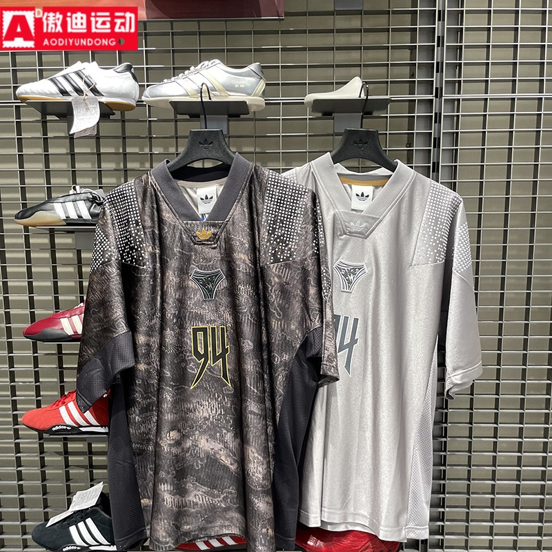 阿迪达斯三叶草男装2026夏款小V领球服宽松短袖T袖 KX4834 KX4835