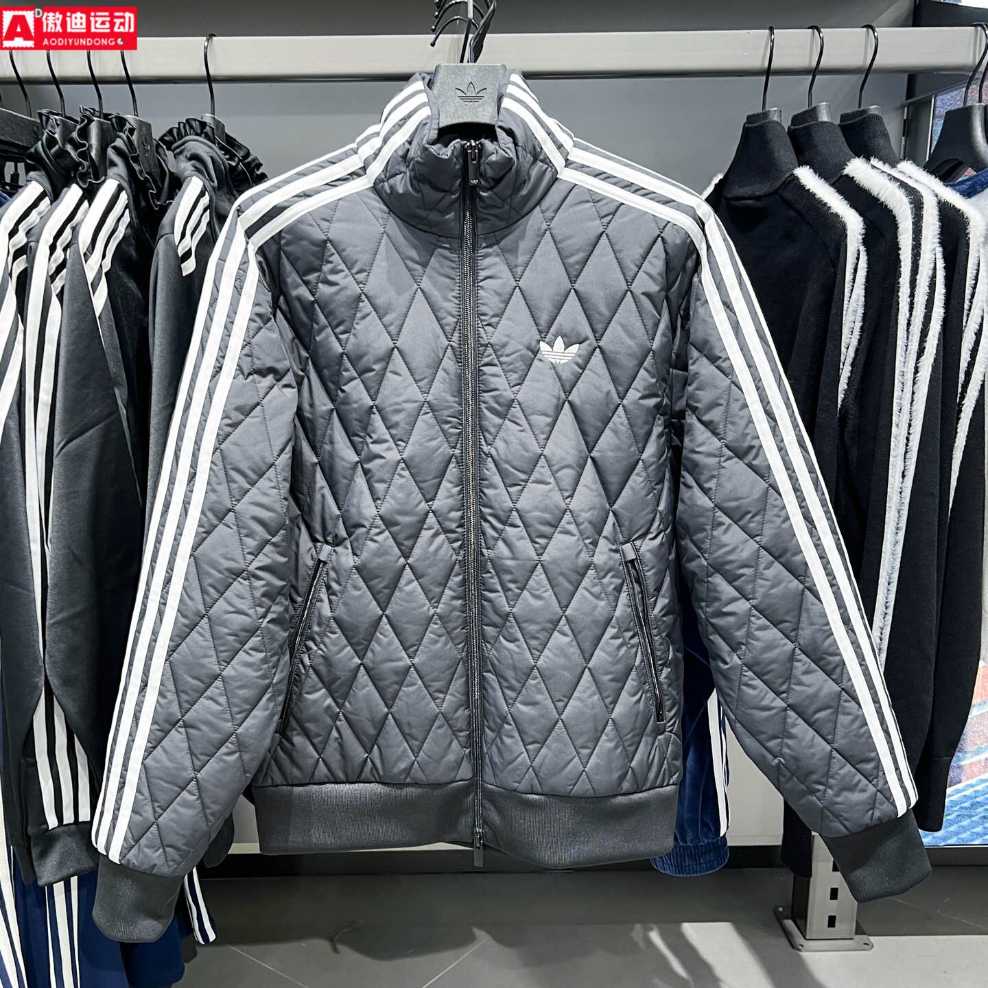 阿迪达斯三叶草男女款2026冬款菱格纹宽松保暖运动棉服外套LC8183