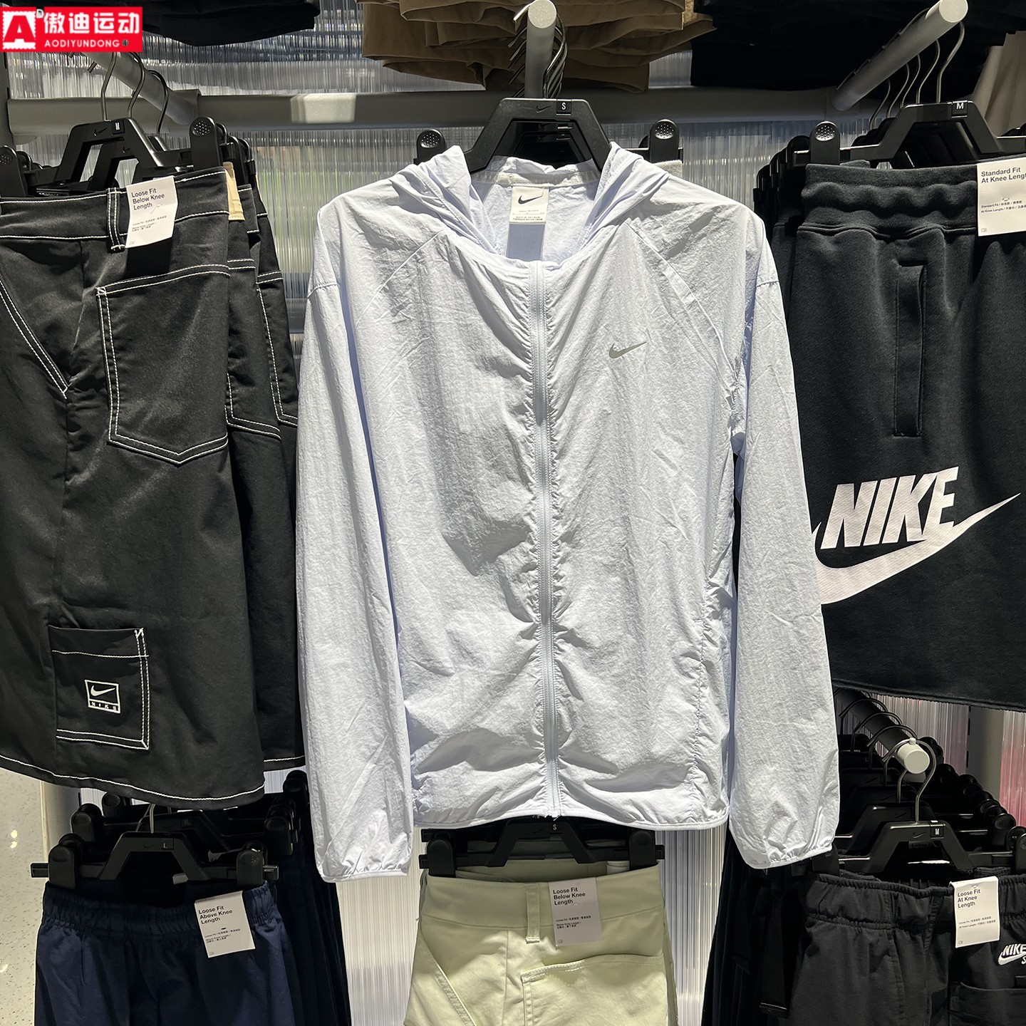 耐克女装外套2026秋梭织轻薄速干透气防晒连帽运动夹克IH7974-085