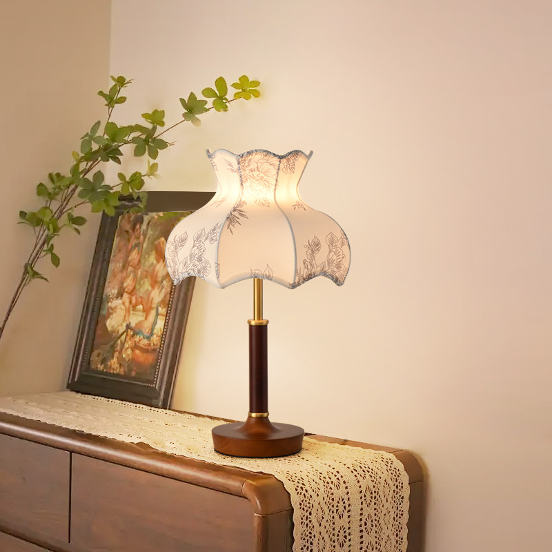 优选法式复古卧室台m灯新款温馨浪漫布艺印花房间床头灯书房氛围