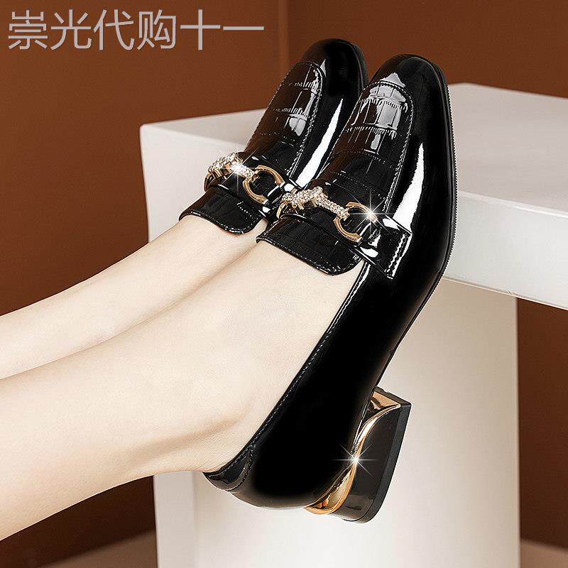 真皮低跟小皮鞋女2025年春季新款一脚蹬软底中跟漆皮乐福单鞋