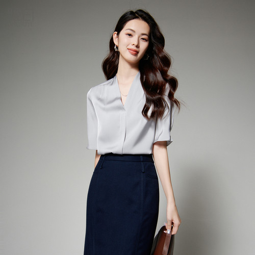 晚白V领通勤缎面衬衫女