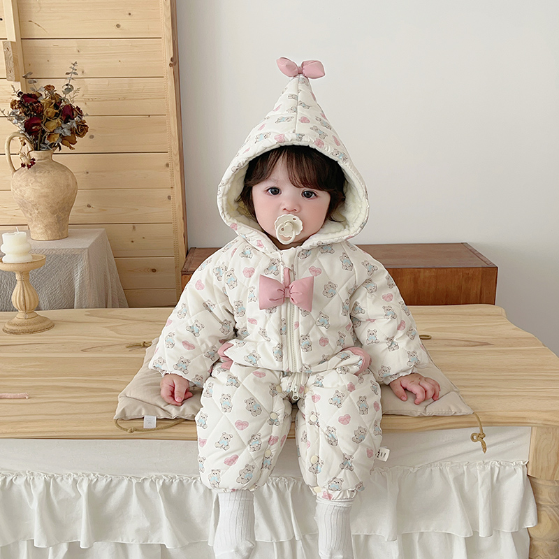 冬季女婴加绒爬爬服可爱宝宝外穿超洋气保暖棉衣冬装加厚连体衣抱