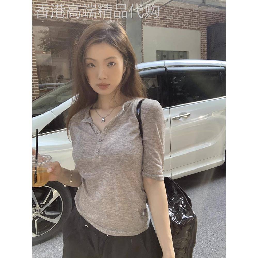 灰色正肩短袖T恤女夏季薄款时髦百搭纯欲T恤修身显瘦中袖V领上衣