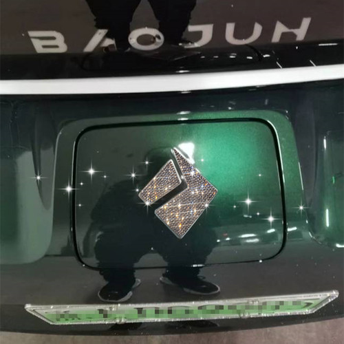 适用镶钻新宝骏车标水晶