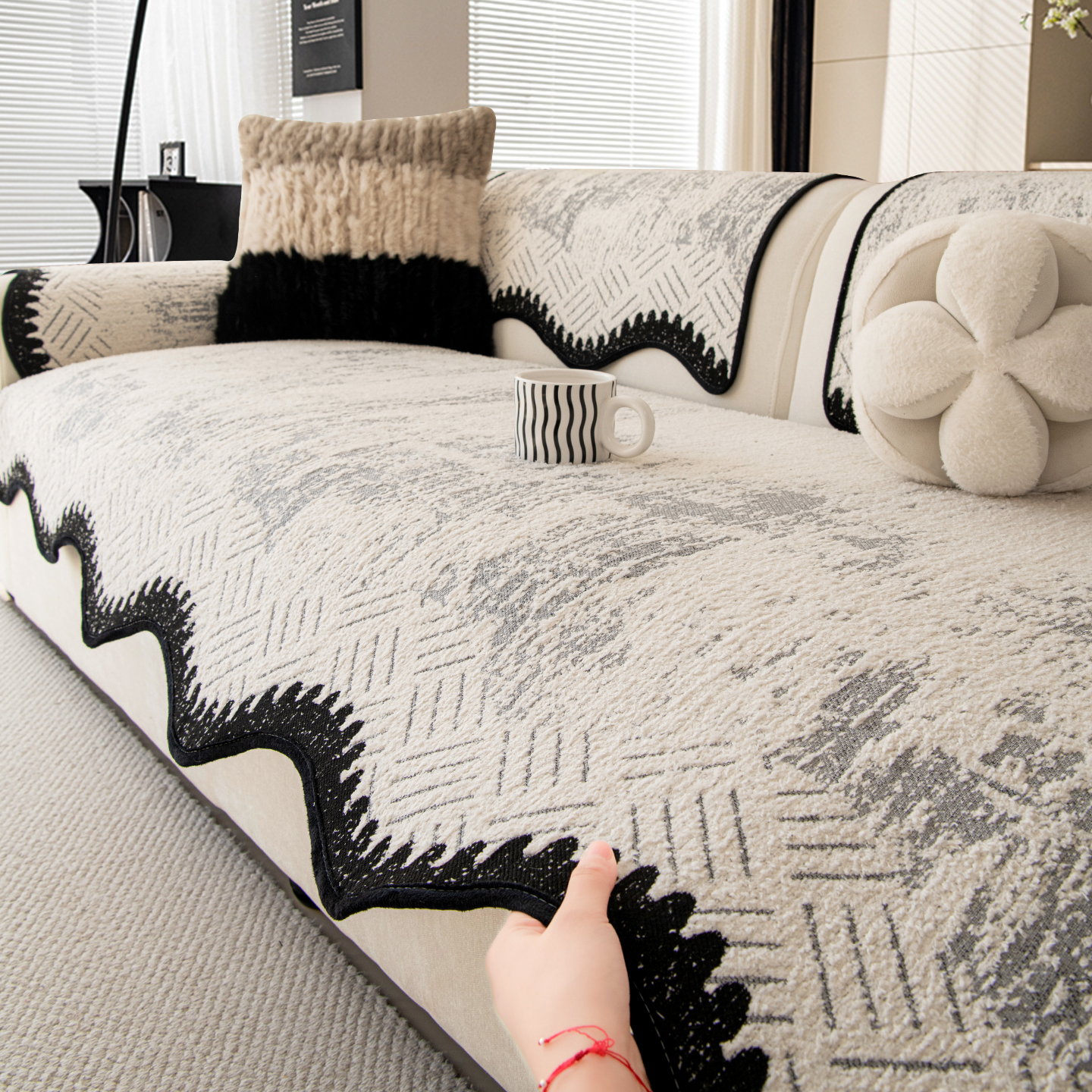 现代简约异形毛绒防滑沙发坐垫子