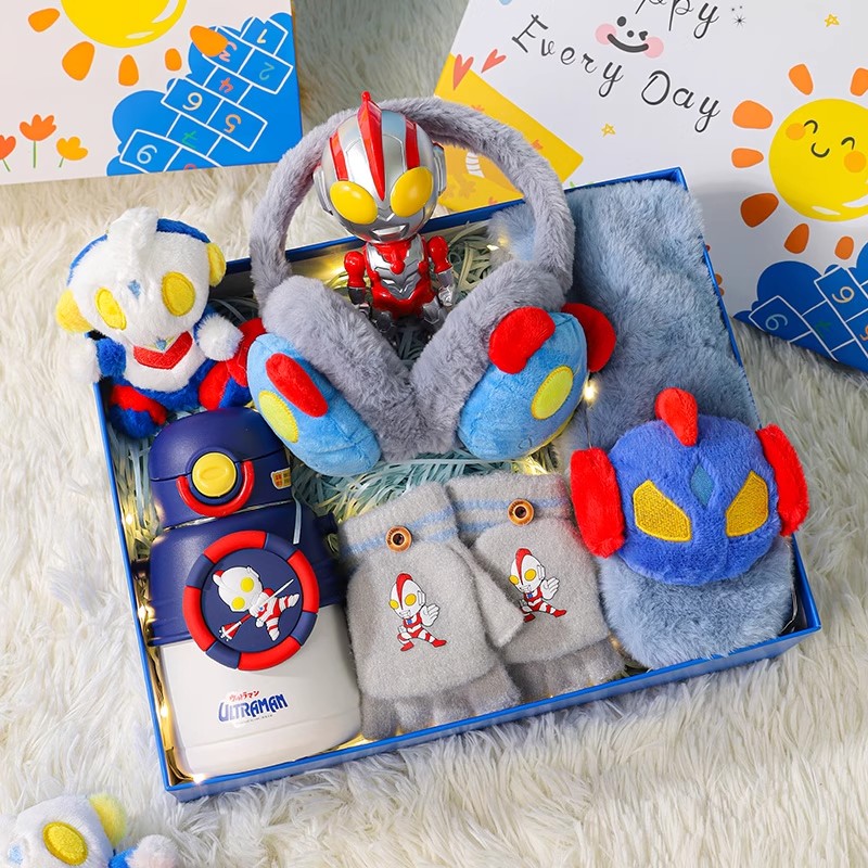 奥特曼男孩生日礼物5男童6新年跨