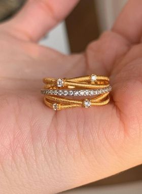 轻奢高级感复古拉丝多圈镶钻缠绕戒指精致时尚百搭小众设计食指戒