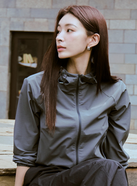 DISCOVERY韩国代购直邮24款户外女士短款连帽运动外套DWTR43051