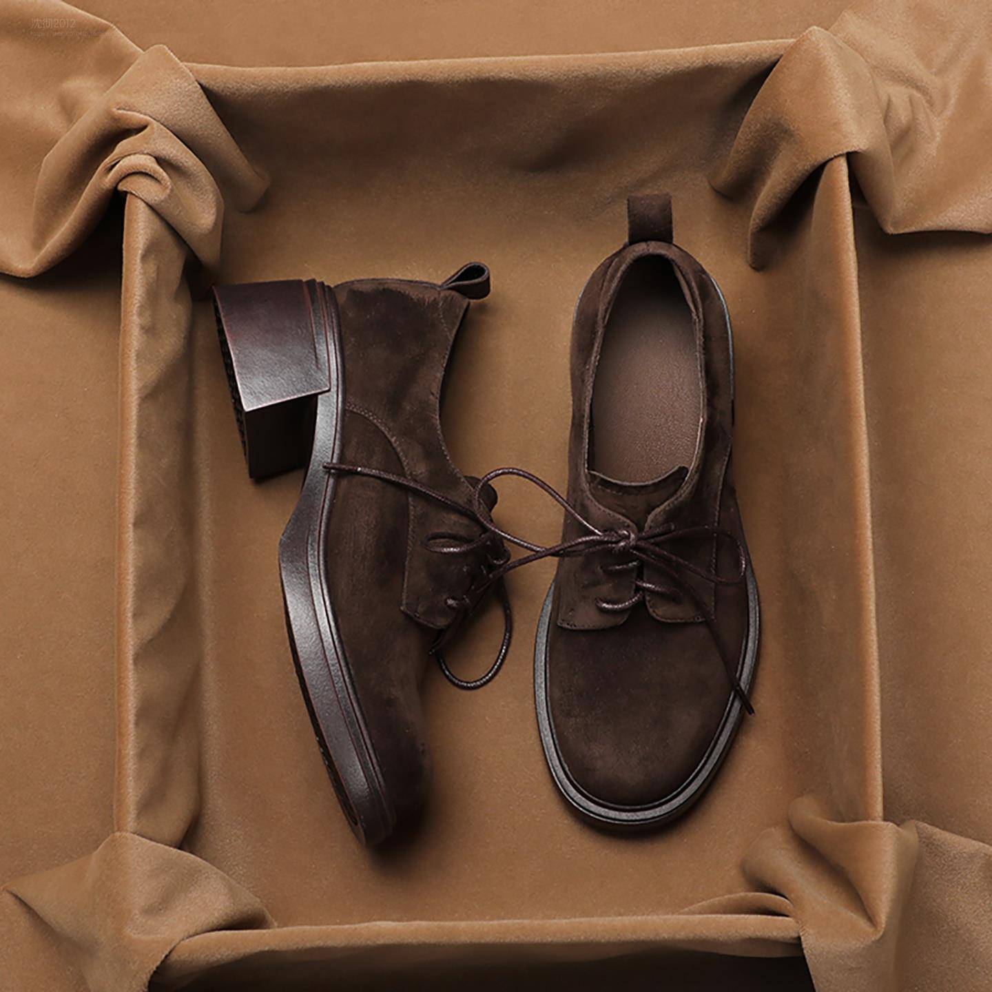 香港英伦圆头厚底真皮单鞋女2025秋冬新款复古系带粗跟百搭小皮鞋