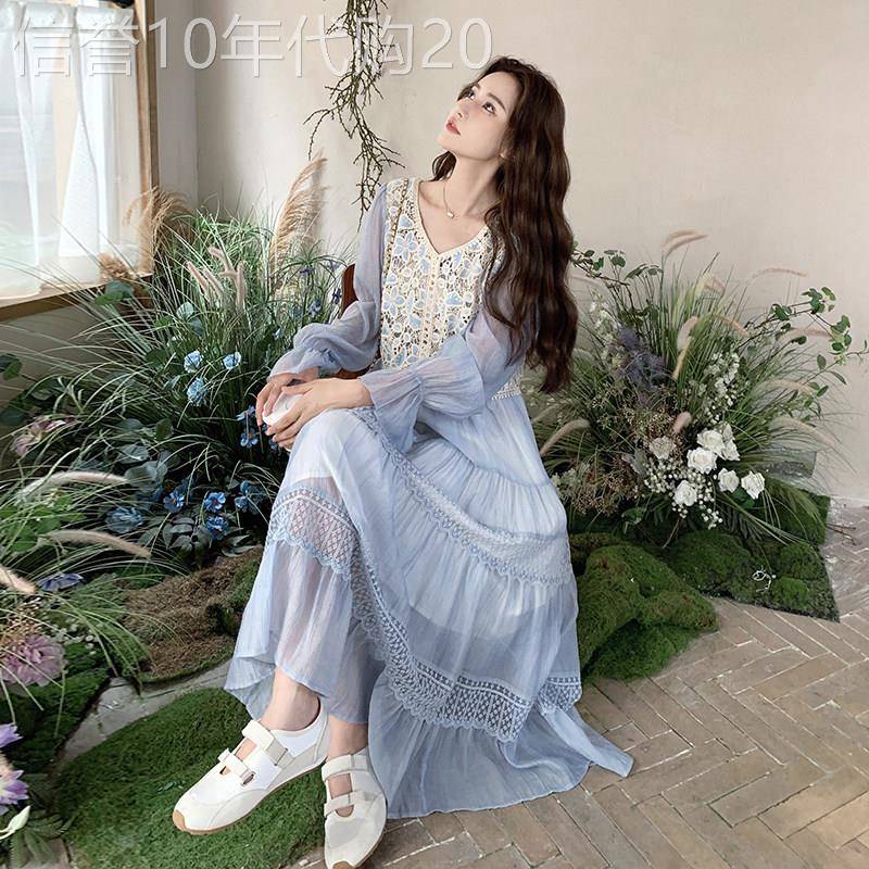 天蓝色法式连衣裙女2026春季新款超好看假两件蕾丝拼接马甲长裙子