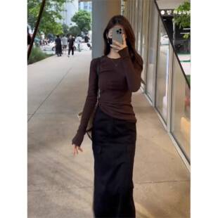 日系咖色圆领正肩修身短款内搭打底衫上衣女秋季穿搭长袖紧身t恤