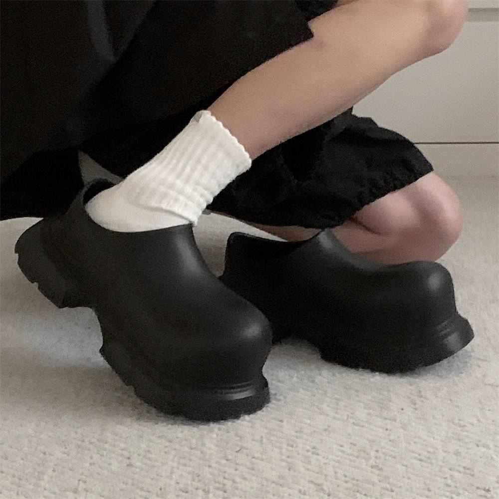 情侣一脚蹬马丁靴春秋懒