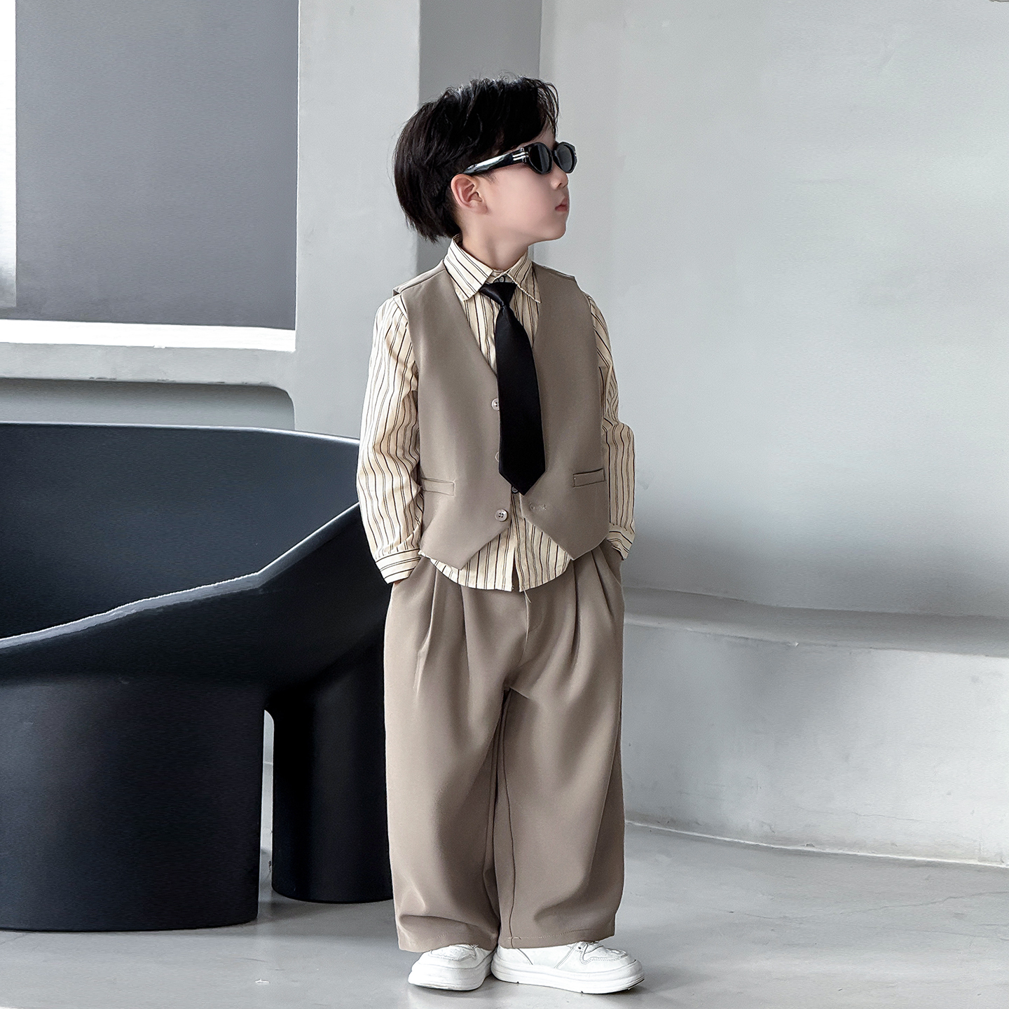 高级感男童主持人礼服春秋帅气时髦儿童西装套装男孩小少爷西服潮