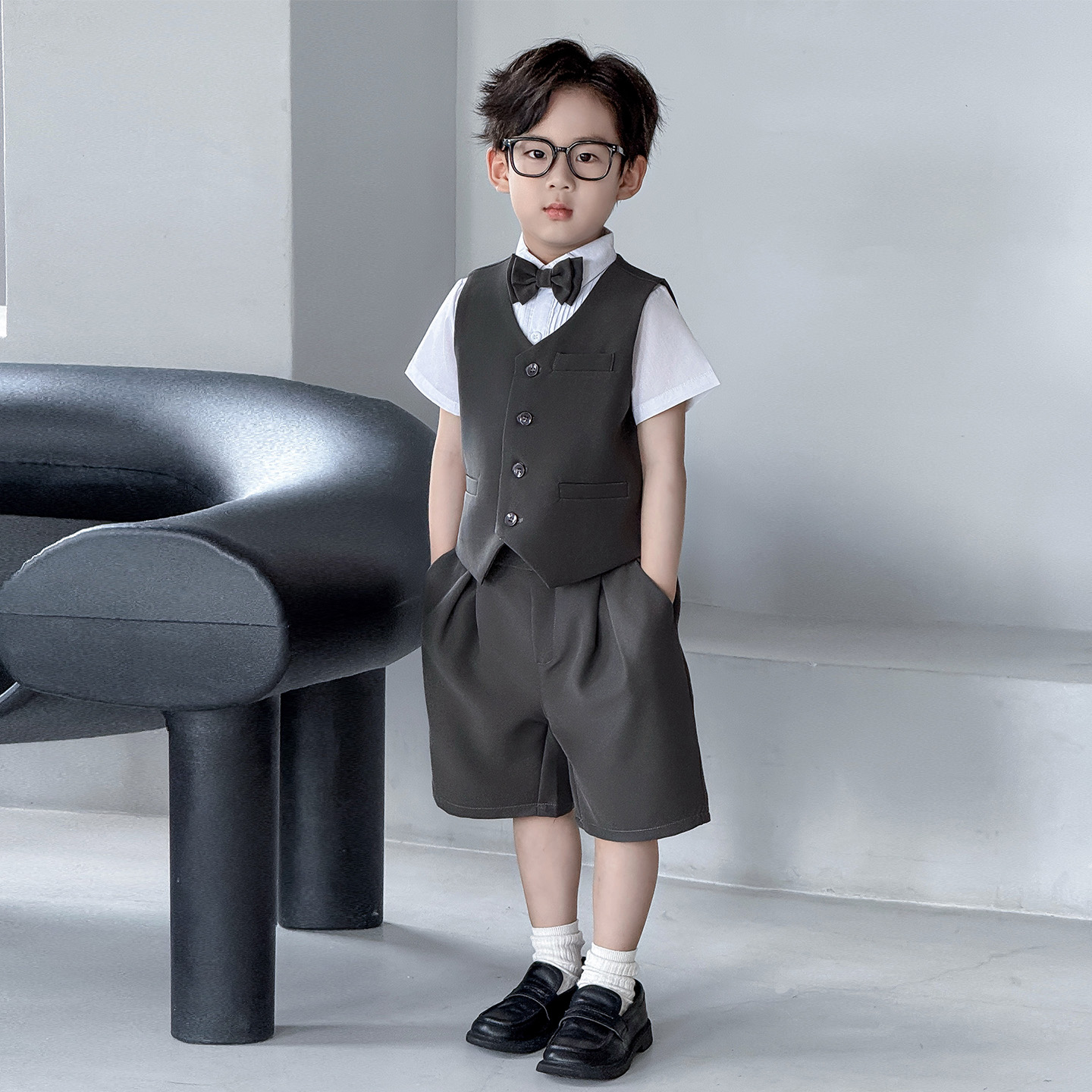 2025新款小主持男孩演出服