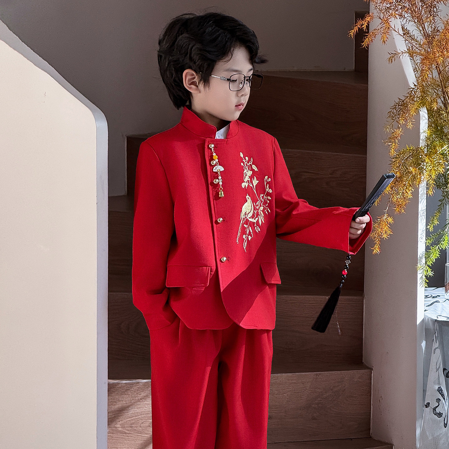 男童新中式套装2026冬季加绒儿童红色刺绣国风中山装帅气立领西服