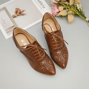 真皮英伦复古风铆钉尖头高跟单鞋 通勤细跟系带深口女 春秋季 新L款