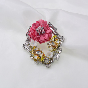 个性潮女西装皇冠胸针韩版复古盾牌马徽章胸花主持人小别针扣配饰