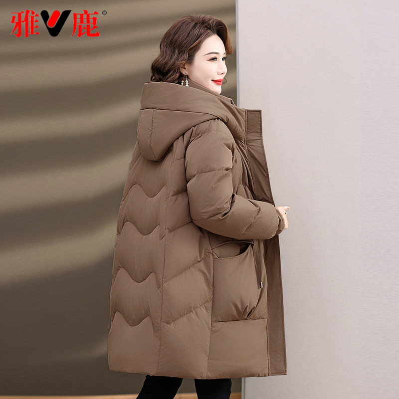雅鹿中老年羽绒服女中长款2023年新款加厚鸭绒妈妈装品牌外套冬季使用感如何?
