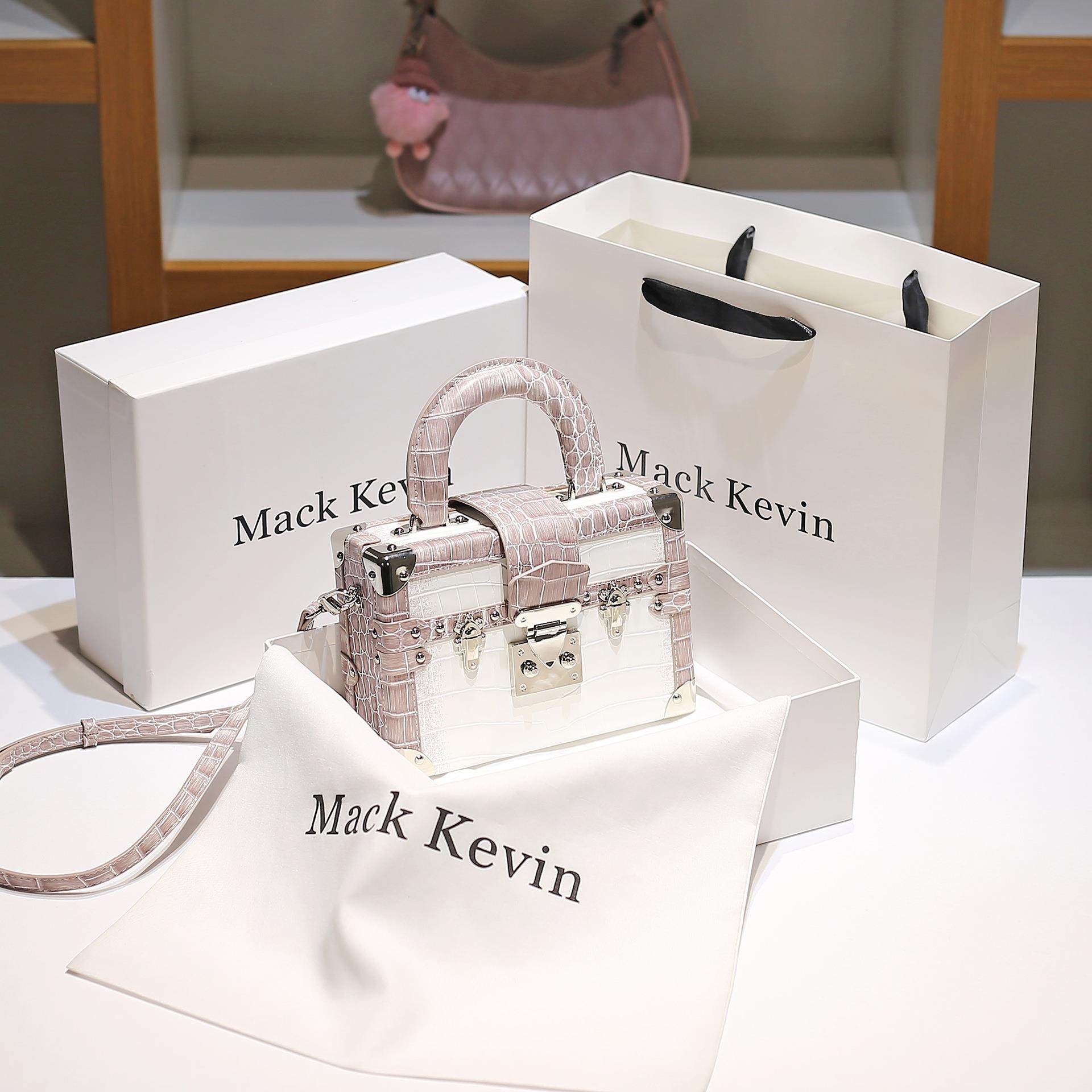 包盒子挎真皮时尚感撞色斜风潮手提包百搭小方包铆钉高级,箱包皮具/热销女包/男包,小方包,淘宝优惠券,粉丝福利购,淘宝优惠卷