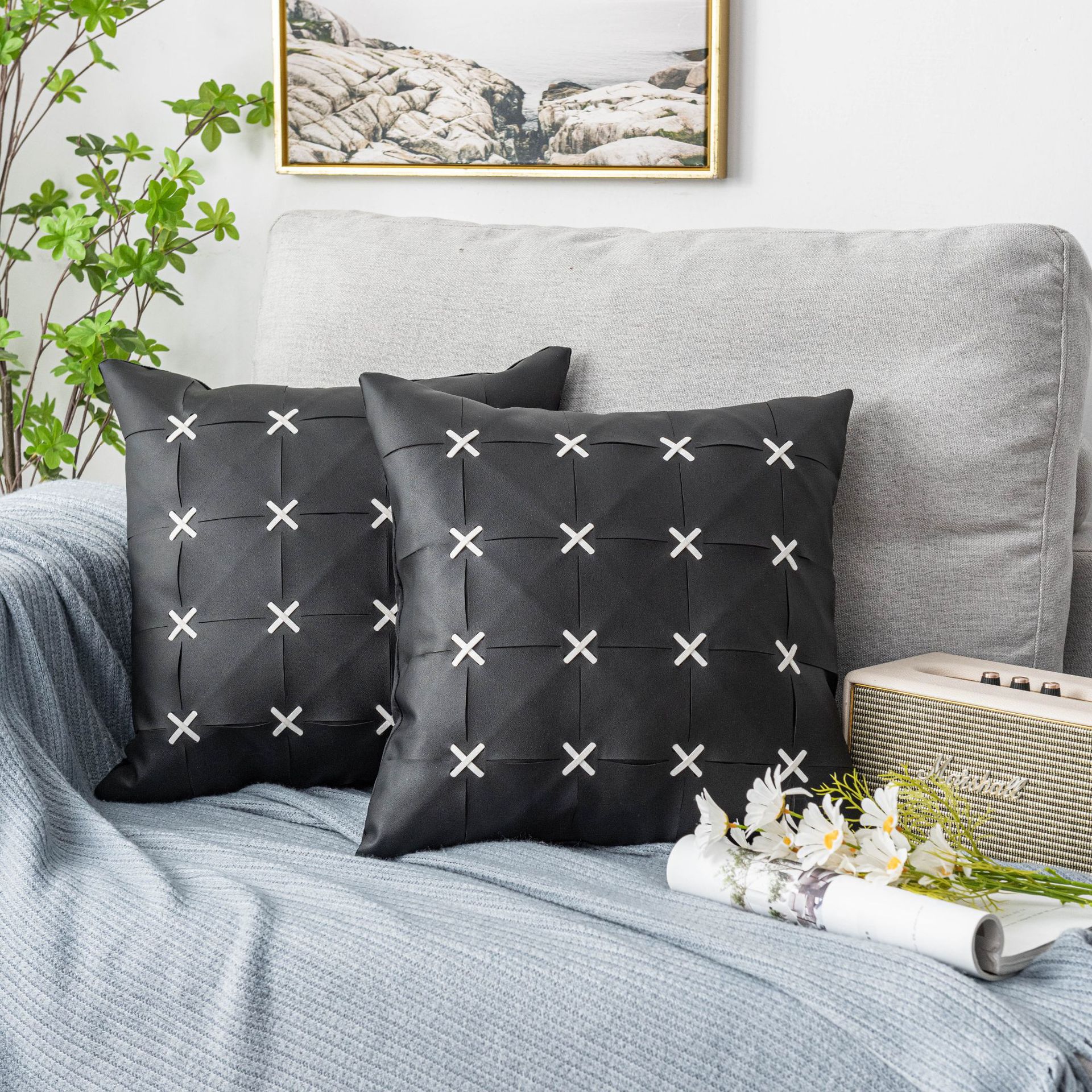 欧美轻奢ins风X结皮革拼接抱枕床头靠枕汽车办公室靠高级感家居