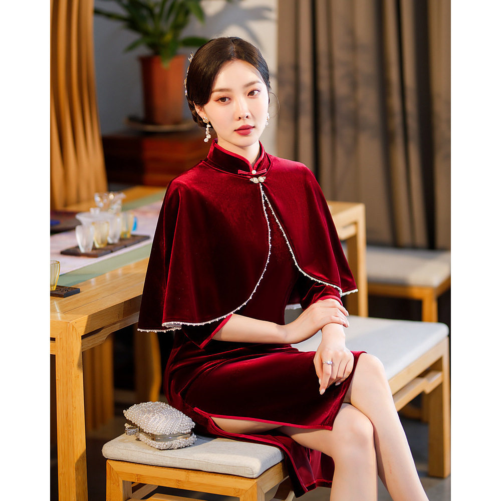 2026春秋新款中国风丝绒带披肩两件套中长款复古旗袍女装少女改良