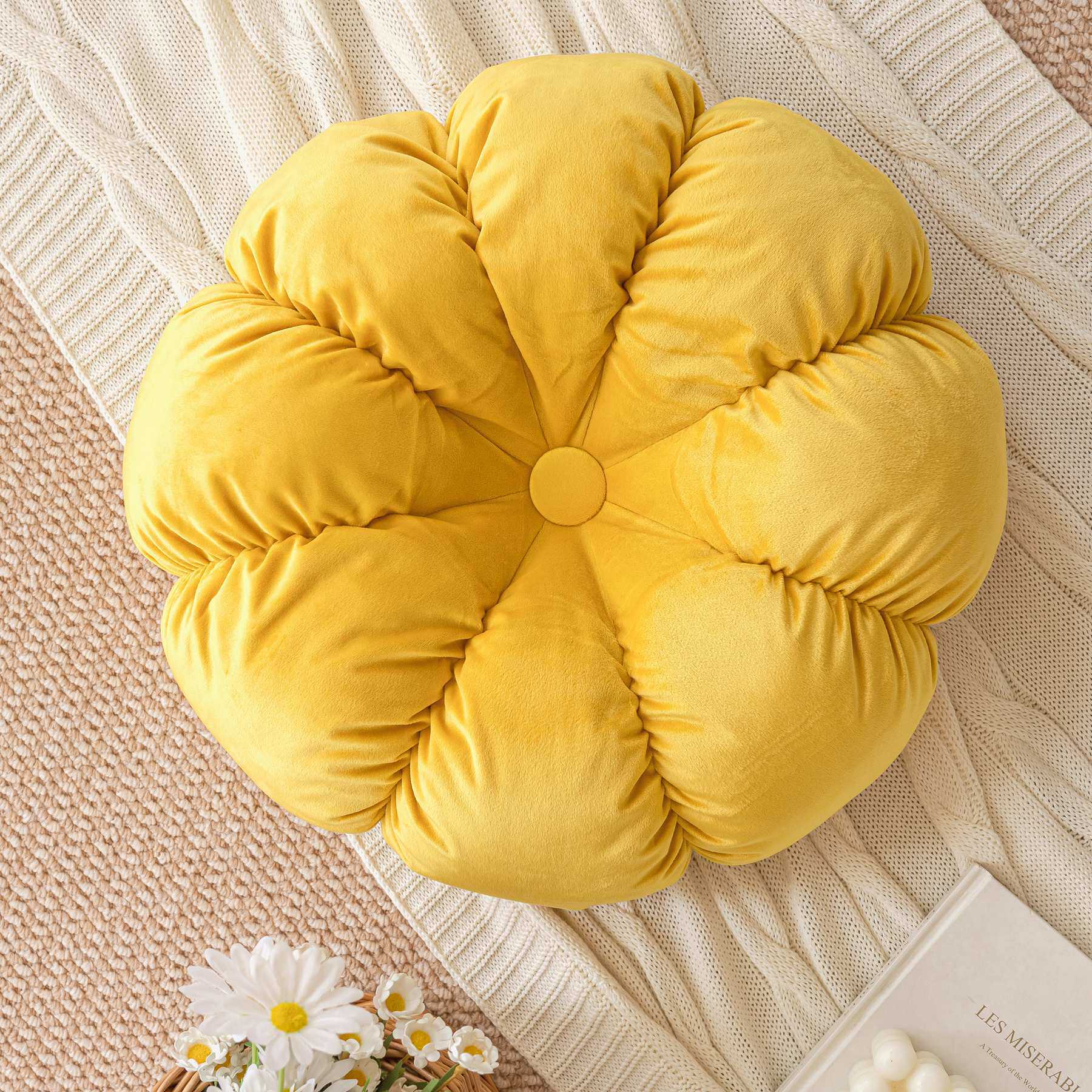 2026新款圆形荷兰绒花瓣抱枕 ins飘窗阳台靠枕卧室沙发装饰汽车靠