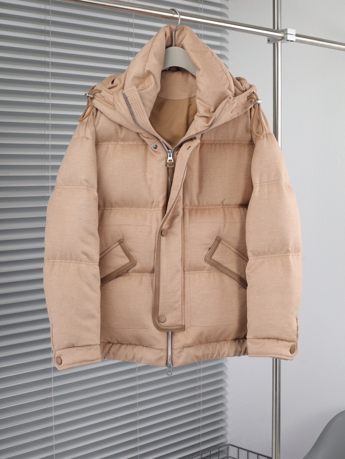 秋冬翻领新款鹅绒羽绒服