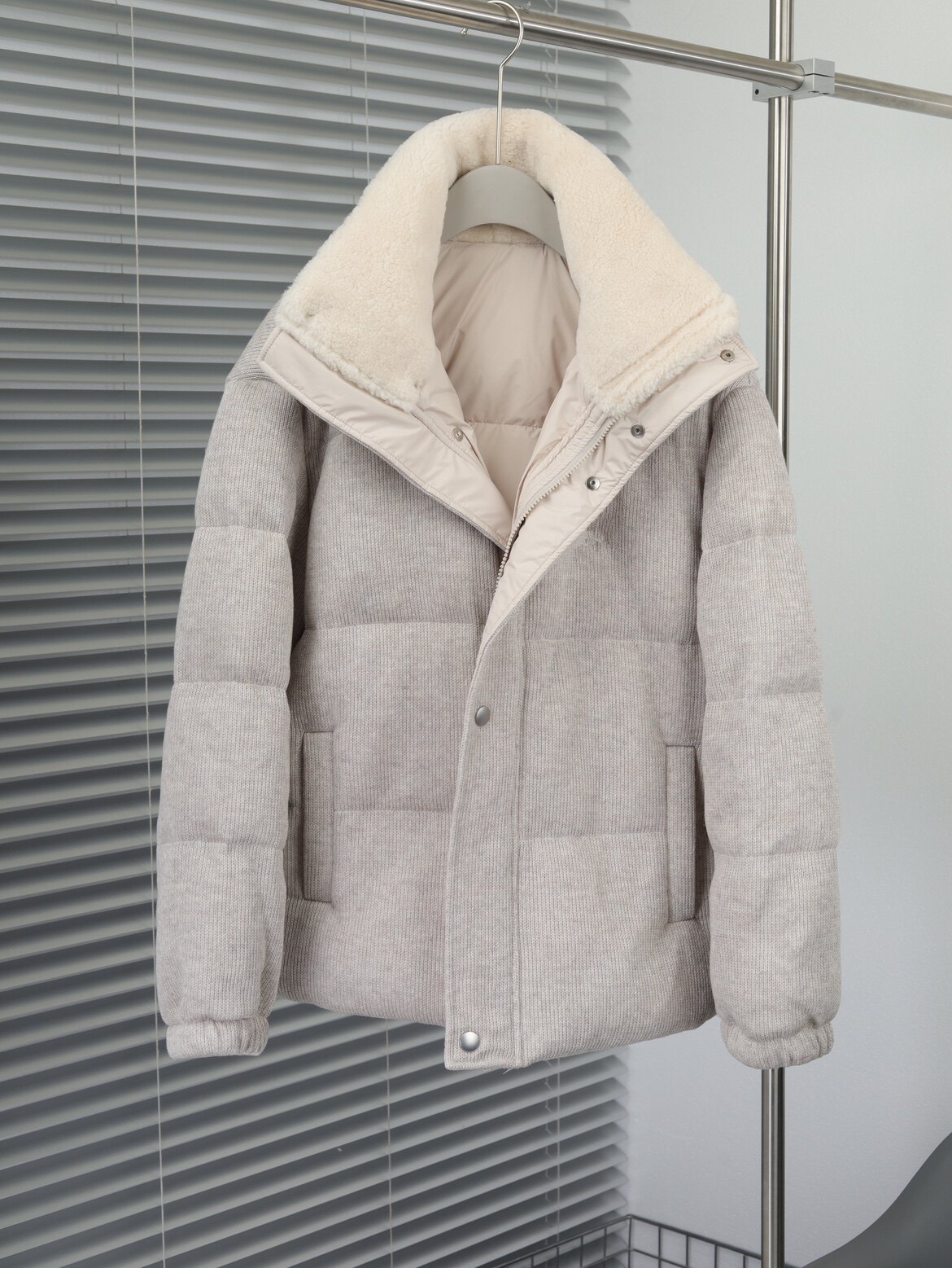 秋冬新款羊毛面料鹅绒羽绒服定制面料毛领搭配设计休闲男女同款