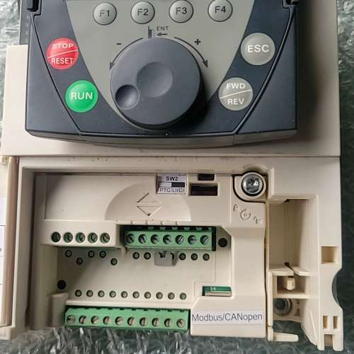 施耐德变频器ATV61F控制板37KW主板实物图CPU板议价